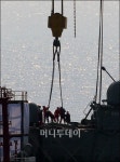 [사진]함미조사완료 선체 와이어 해체작업