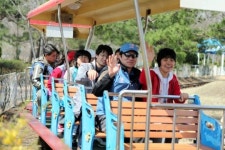 포항제철소, 중증 장애우들과 세상 나들이