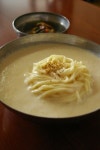 까다로운 고객 입맛을 사로잡는 콩국수