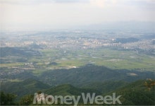 엄뫼의 품에 안긴 미륵신앙 근본 도량