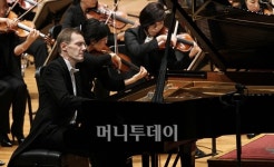 [사진]홍광호에 열광하고 쇼팽에 젖어들다
