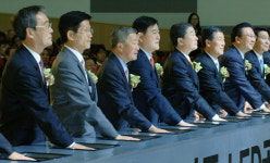 구본무 LG회장 "LED 일등사업 돼달라"