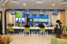 SC제일銀, 첨단 서비스 도입한 강남역 지점 개장