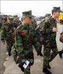 [사진]전역 해병대원들 '후배들이여, 연평도를 부탁한다'