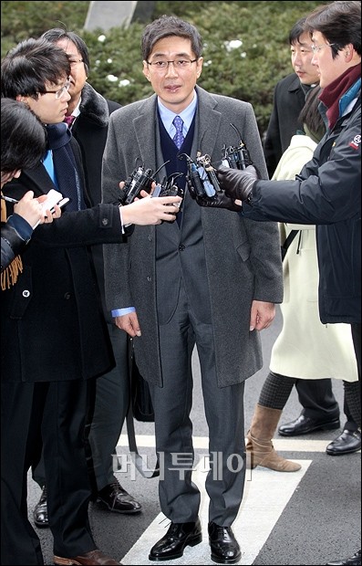태광그룹 전 회장, 횡령 및 배임 혐의로 검찰에 소환조사 받아