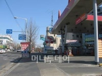 고유가에 주유소만 힘들다..세금 공급가 내려야