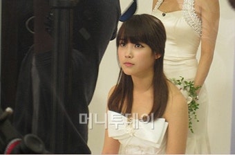 영웅호걸 폐지…아이유 웨딩드레스 뒤늦게 화제