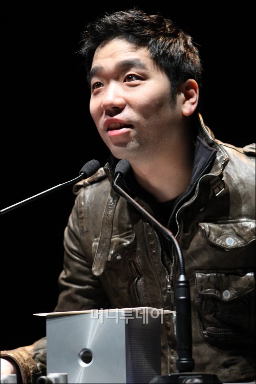방시혁 하이브 의장, 서울대학교에 50억 원 기부 - 새로운 문화관 재건축 예정
