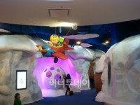 아가 전용 테마파크 뽀로로에 동네가 들썩