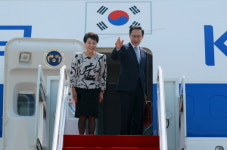 李대통령, 한·중·일 정상회담 참석···日후쿠시마 방문