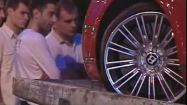 [사진]벤틀리, 러시아서 불법 경주 나섰다가 대형사고