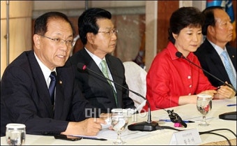 [사진]평창동계유치 특별위 참석한 황우여 원내대표