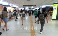 수마가 할퀸 강남역 상가, 눈물의 복구작업