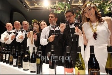 [사진]유명 소믈리에가 준비한 와인 맛보세요!