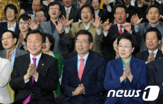 [사진]박원순 연호하는 선거사무실