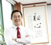 박근혜·이재오… VIP 줄줄이 찾는 코스닥 이 회사