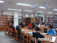 익산 영등도서관 종합자료실 새 단장