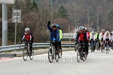 [사진]4대강 국토종주 새재 자전거길 개통