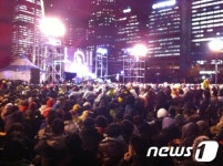 (1보) 나꼼수 한미FTA 특별공연…1만2000명 모여 축제 분위기