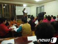 화순군 춘양면 석정마을 어르신들의 늦깎이 한글공부