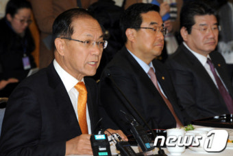 [사진]당정협의회 인사말하는 황우여 원내대표