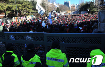 [사진]서울중앙지검 앞에 모인 미권스
