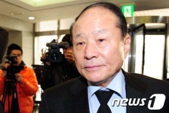 [사진]故 김근태 고문 빈소찾은 이상득 의원