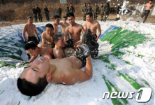 [사진]치열한 참호격투