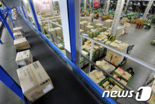 [사진]설 상품 롯데마트 물류센터 입고