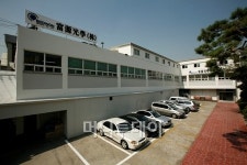 경기중소기업종합지원센터 수출혁신 대상 수상 (주)부원광학 생산팀 황준평 사원(수원과학대학 자동차과 06학번)