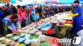 [사진]설 앞둔 모란시장 북적북적