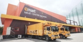 이마트의 한우, 롯데마트의 반값 치킨 효과