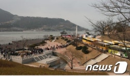 전남 영광군 백제불교 최초 도래지에 단체 관광객 몰려