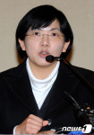 [사진]인사말하는 이정희 공동대표