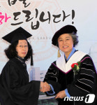 만학도 이숙우씨 경주대학교 수석졸업