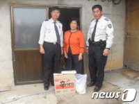 남몰래 소외이웃 돌보는 경찰관 화제