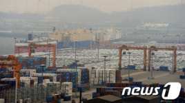 [사진]한·미FTA 발효 앞두고 분주한 평택항
