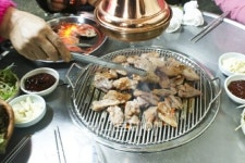 소문난 돼지갈비 집 가보니, 추억의 맛과 함께 계속 진화하는 돼지갈비 맛 공존