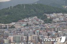 부산 망양로 노후 주택들 예쁜 색채마을로 변신