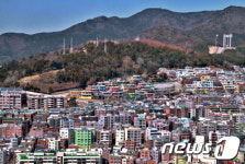 부산 망양로 노후 주택들 예쁜 색채마을로 변신
