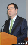 [사진]박원순 시장, 비정규직의 정규직 전환은 노동의 상식