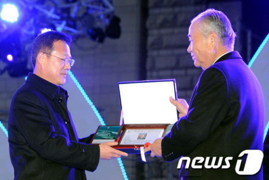 국가적 사건에서의 희생자들을 위한 특별한 보상과 예우 강조하는 이 대통령, 미래를 위한 메시지 전해-M인사공론