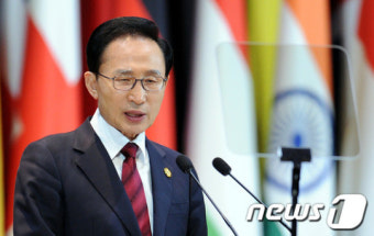 [사진]李대통령, 핵안보 폐막 내외신 기자회견