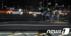 [사진]양재역 주변도로 지반 침하사고 발생