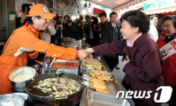 [사진]마천시장 찾은 박근혜 위원장