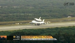 디스커버리호 박물관으로 향하기 전 마지막 비행