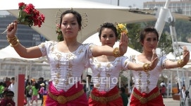 [사진]우아하고 부드러운 캄보디아 문화공연