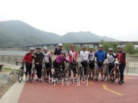 나이? 자전거 타면 거꾸로 가요