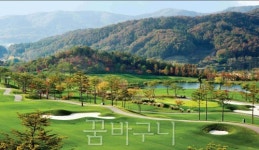 라운드 후 내집 같은 별장에서 휴식을