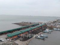 [포토]자전거 타고 오이도빨간등대에 서면